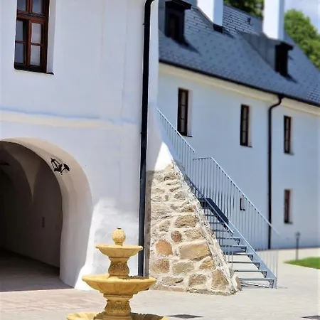 Hotel Resort Nova Vcelnice 3*